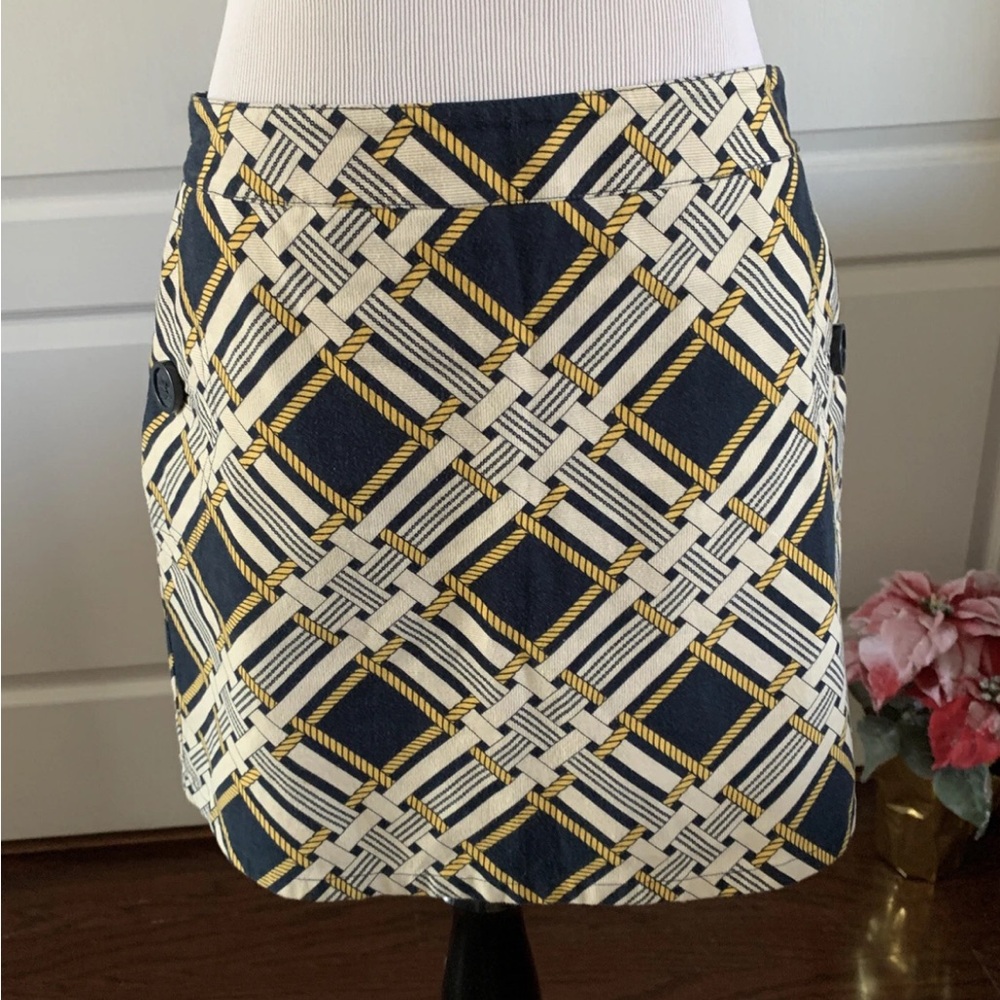 Vineyard Vines • Lined Skirt
